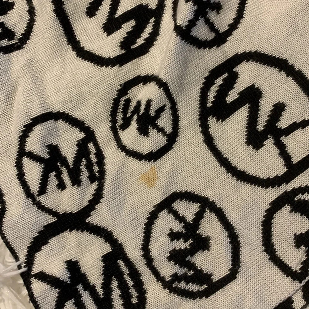 Michael Kors reversible scarf - Picture 2 of 4